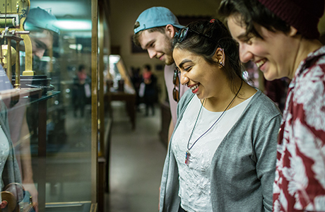 students at a museum