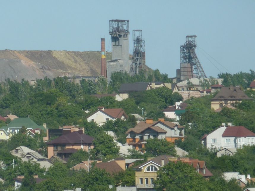 Newly-built detached houses for the post-communist nouveau riche, former Kalinin Coal Mine Settlement, Donetsk, September 2009