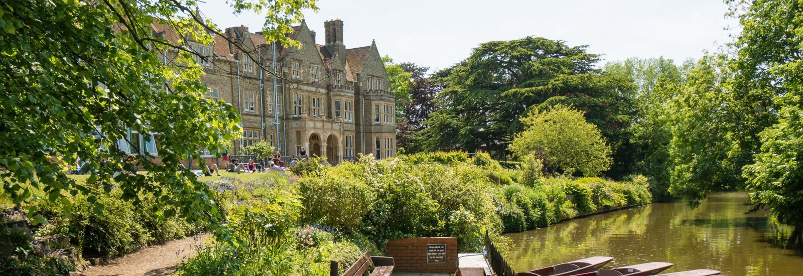 A photograph of St Hilda's College, one of the University of Oxford's colleges