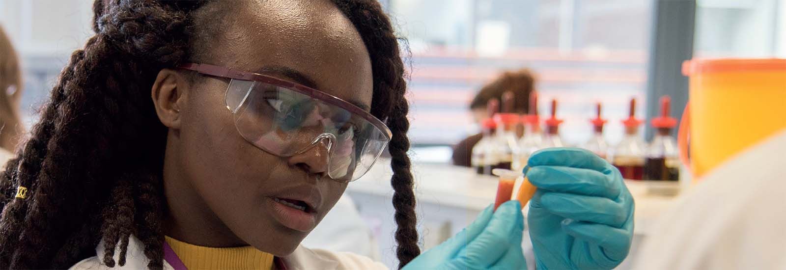 A photo of a student on UNIQ - Oxford's most significant access initiative