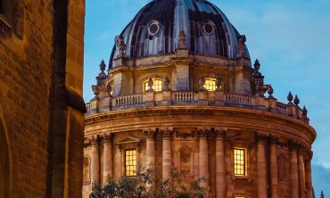 Radcliffe Camera at night